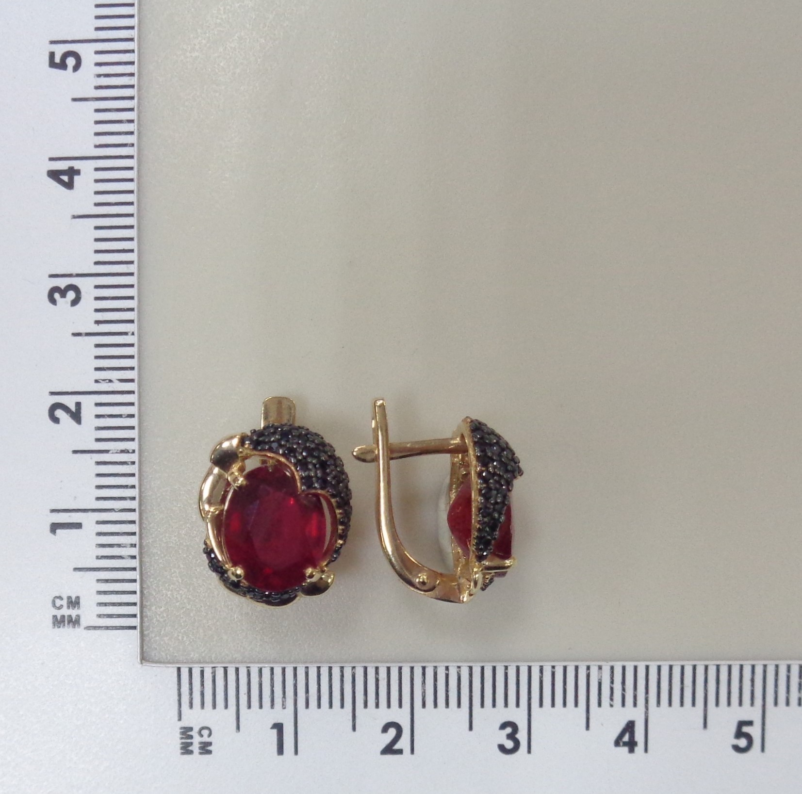 Серебряные серьги с рубинами